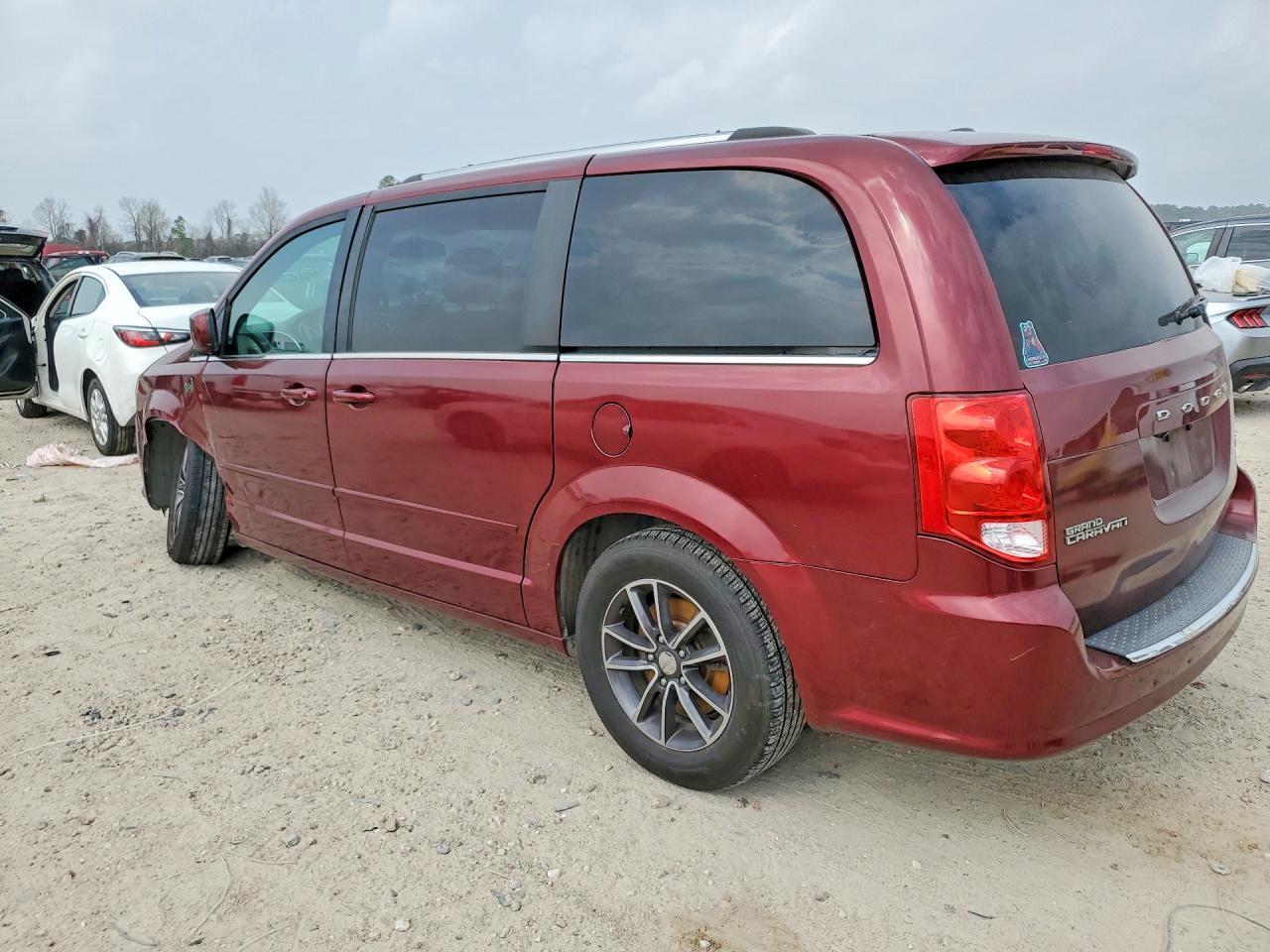 Dodge Grand Caravan - zdjęcie 2