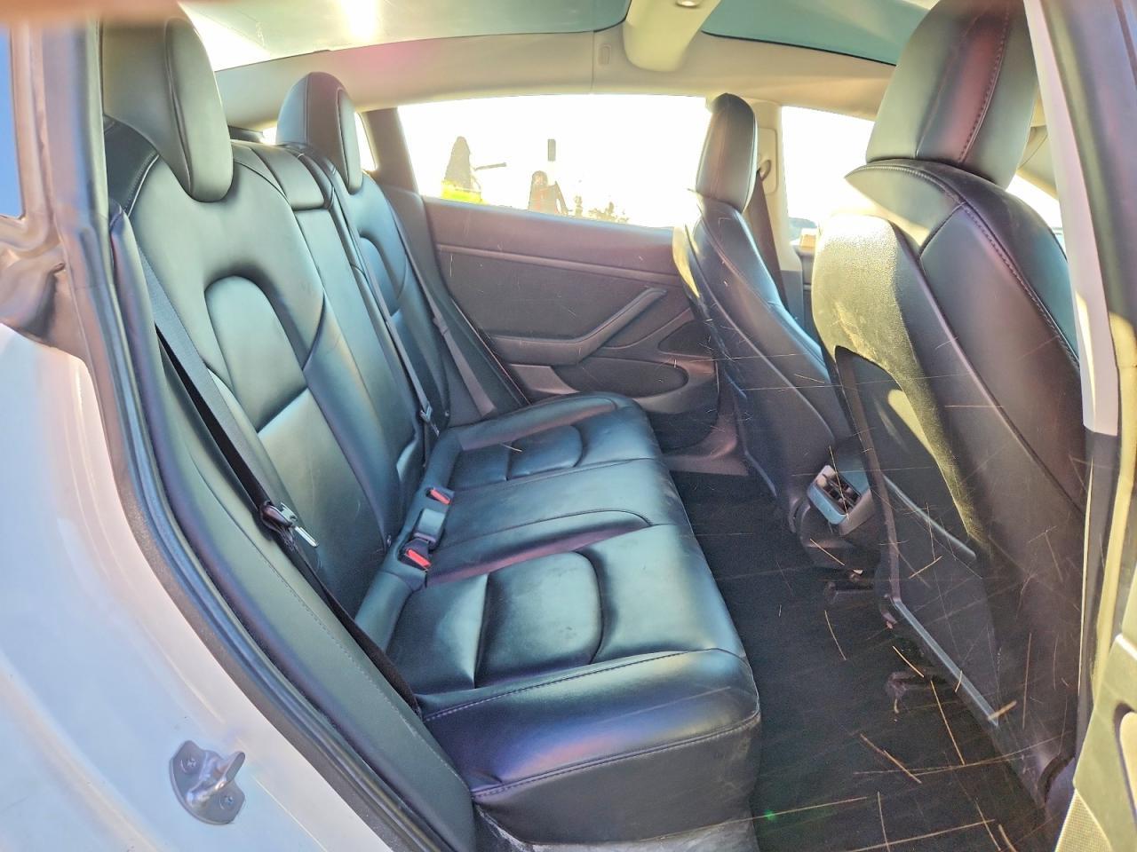 2020 Tesla Model 3 - zdjęcie 10