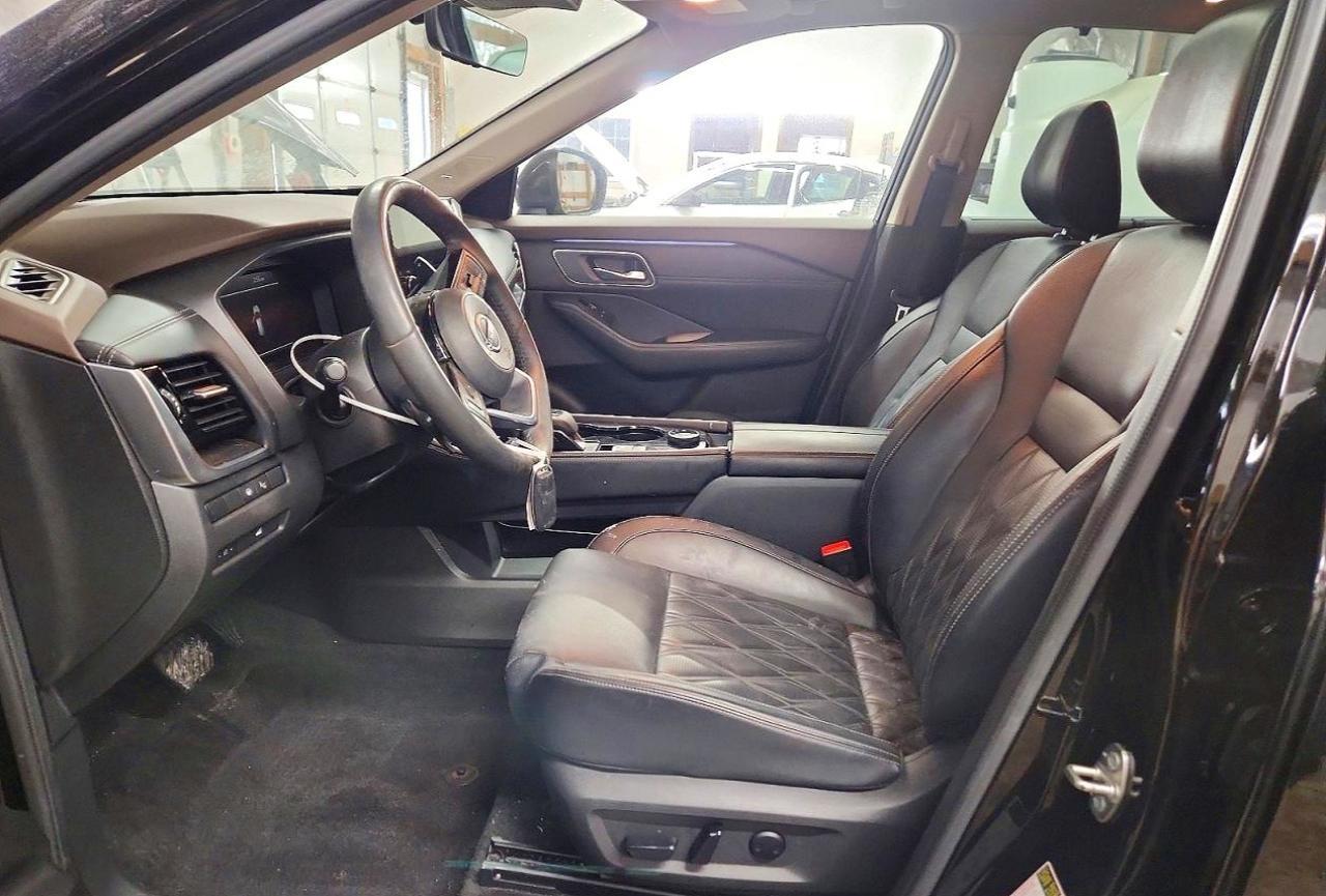 2023 Nissan Rogue Platinum - zdjęcie 7