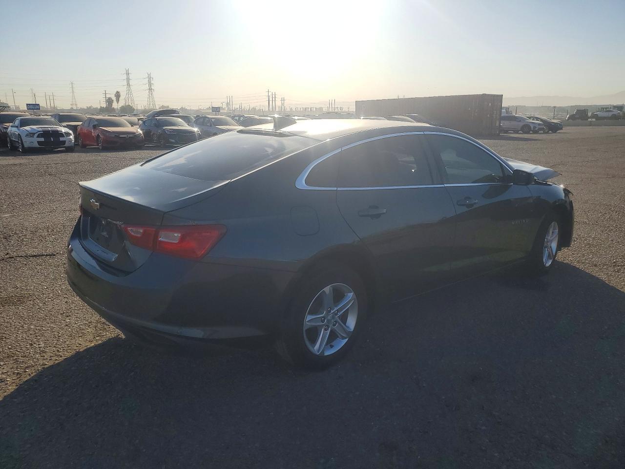 2020 Chevrolet Malibu Ls - zdjęcie 3