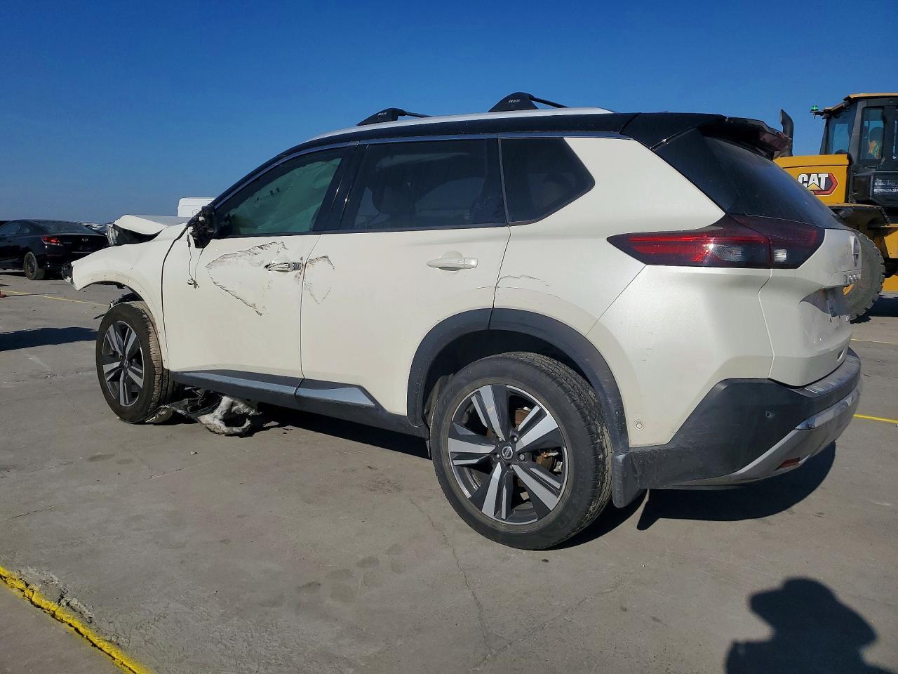2021 Nissan Rogue Platinum - zdjęcie 2