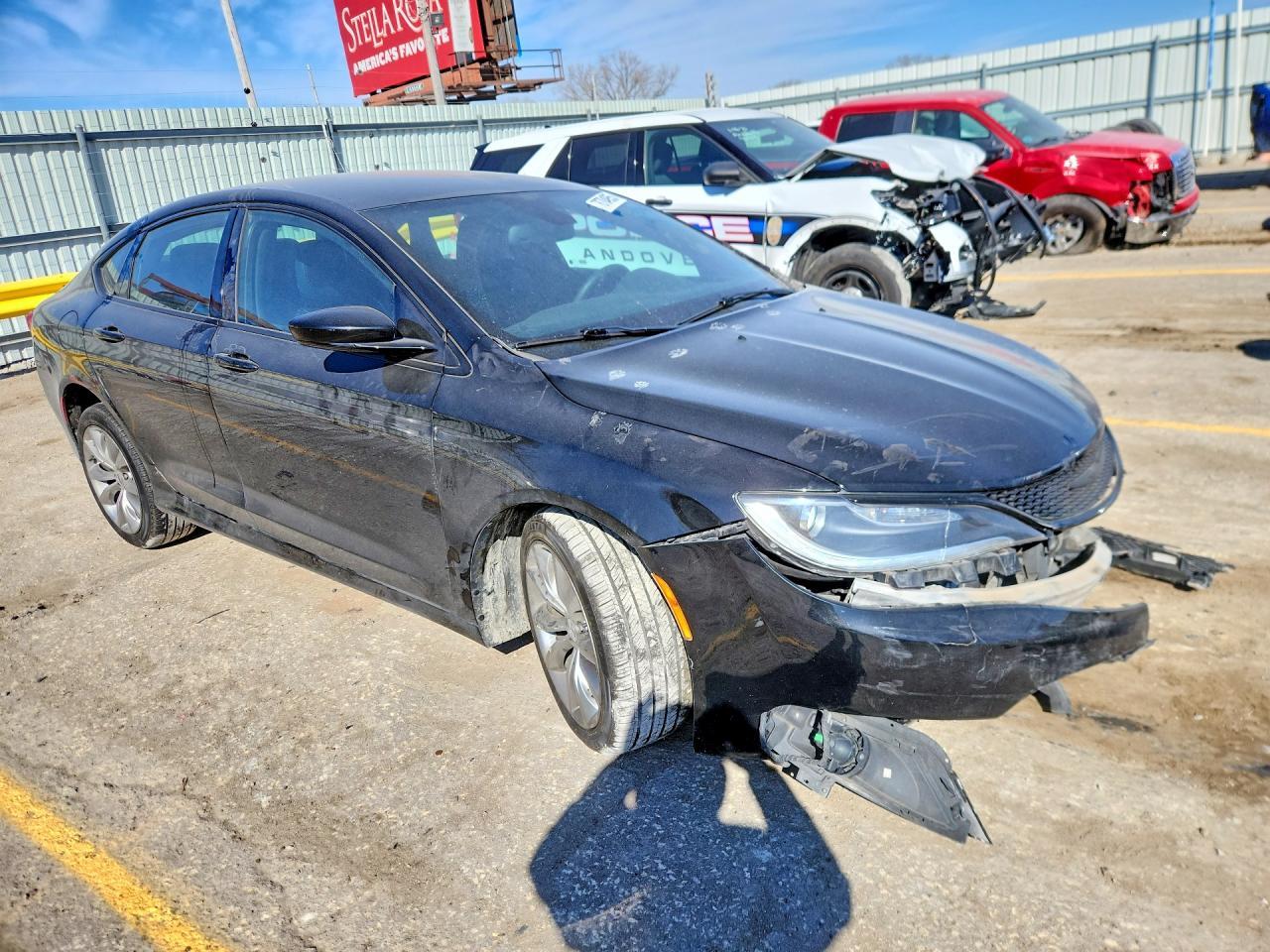 2016 Chrysler 200 S - zdjęcie 4