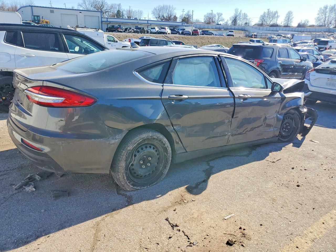 2020 Ford Fusion S - zdjęcie 3