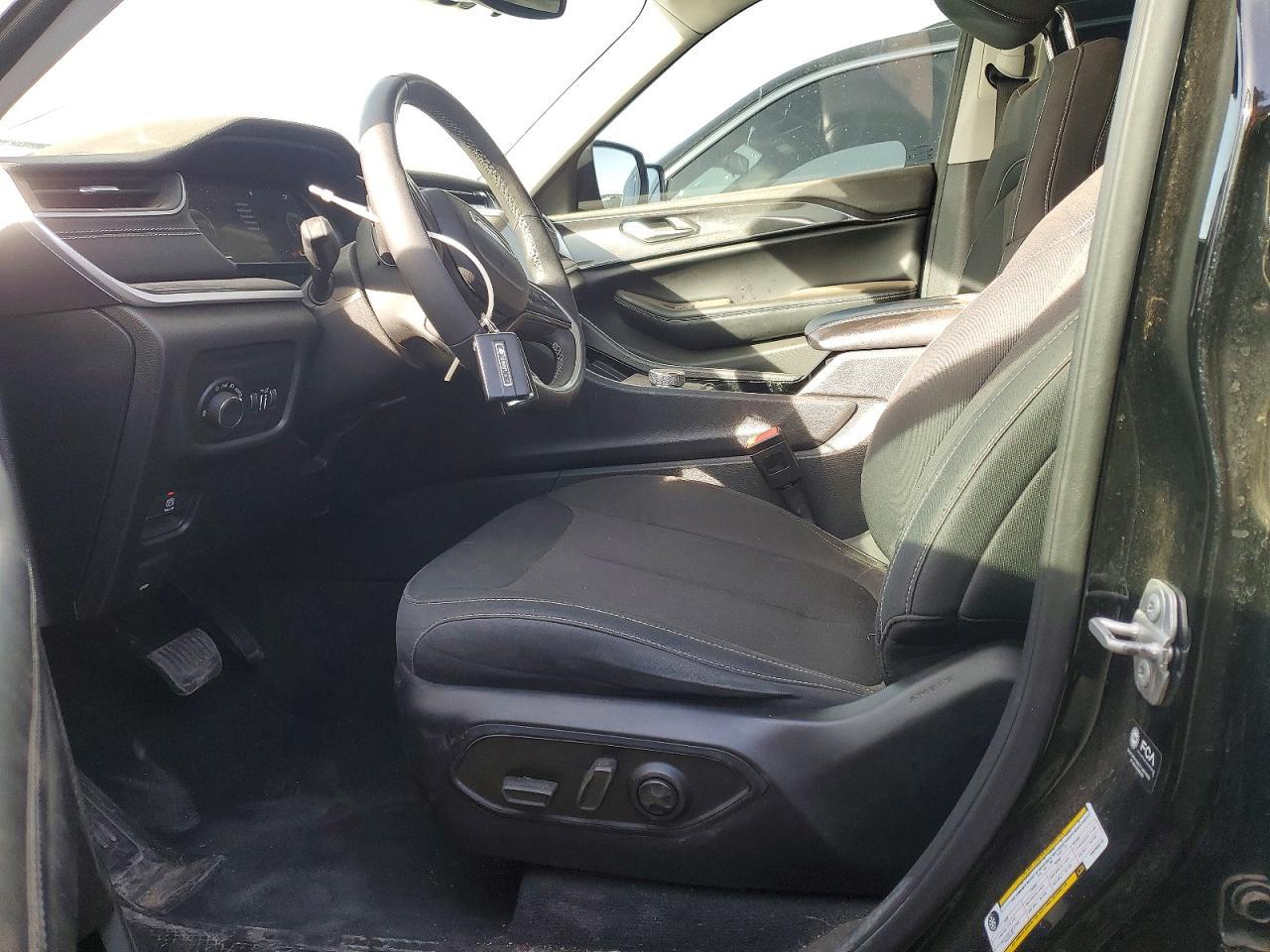 2023 Jeep Grand Cherokee L Laredo - zdjęcie 7