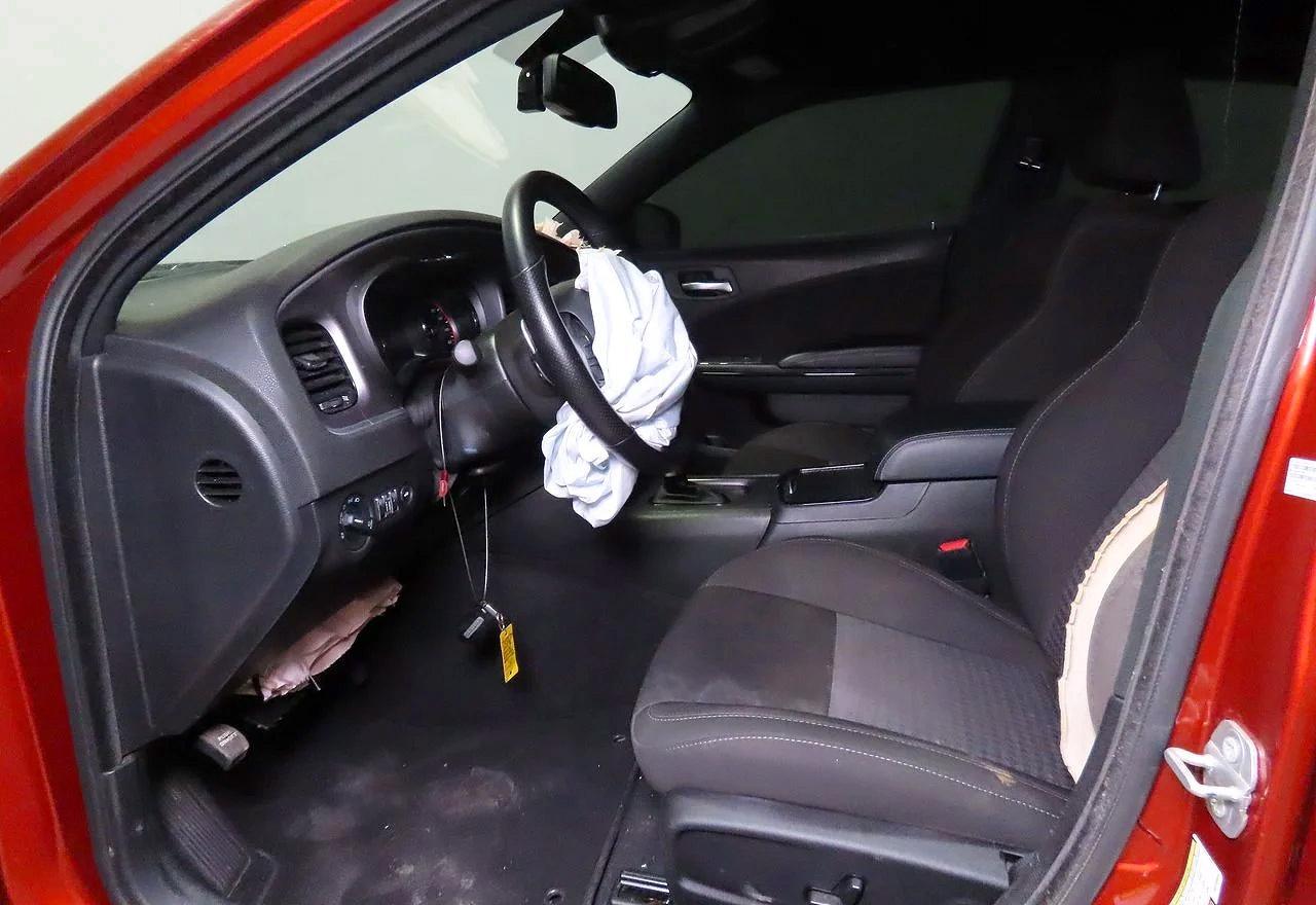 2022 Dodge Charger R/T - zdjęcie 9