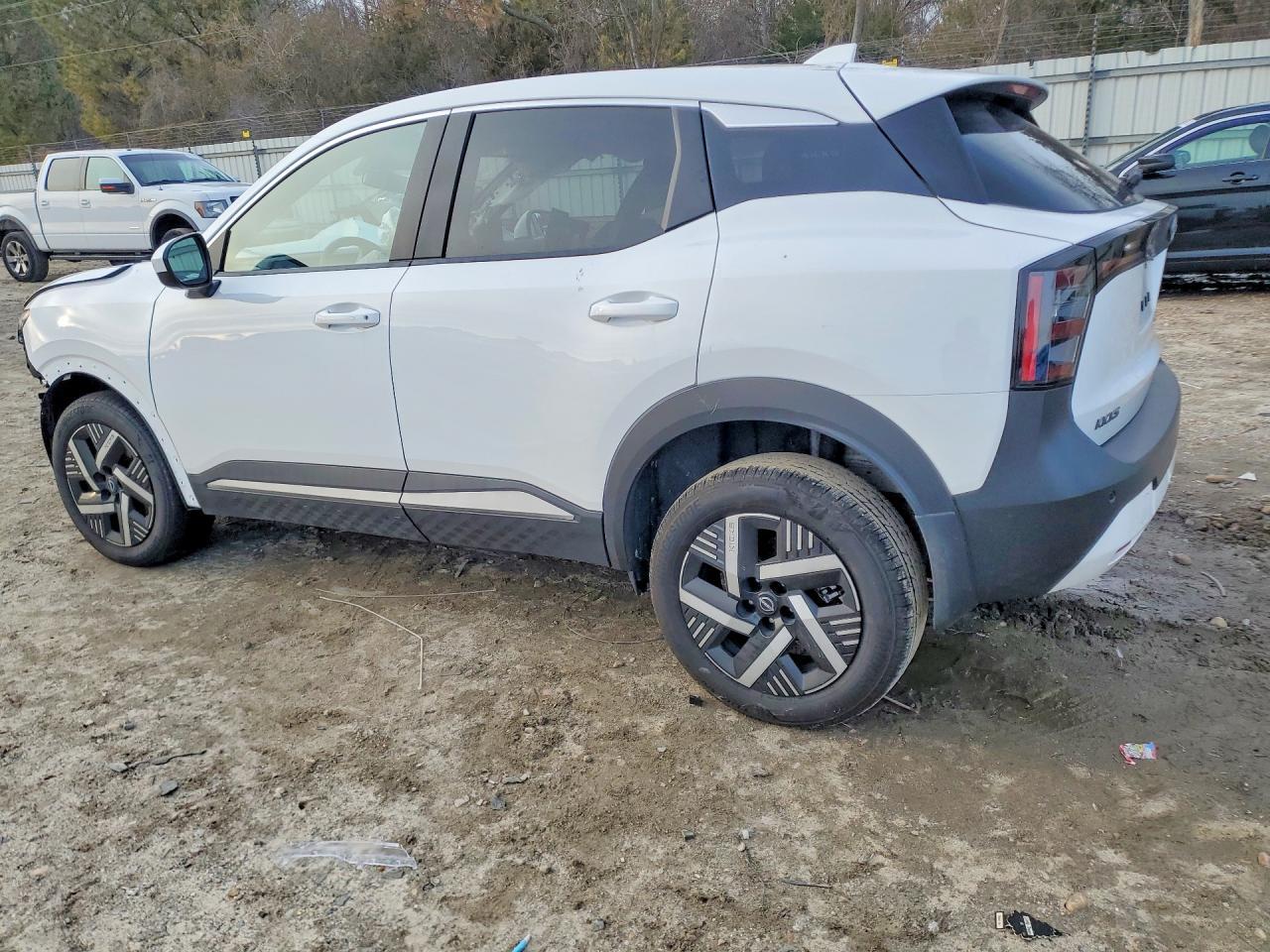 2025 Nissan Kicks Sv - zdjęcie 2