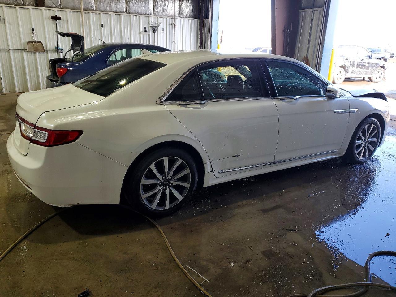 2018 Lincoln Continental - zdjęcie 3