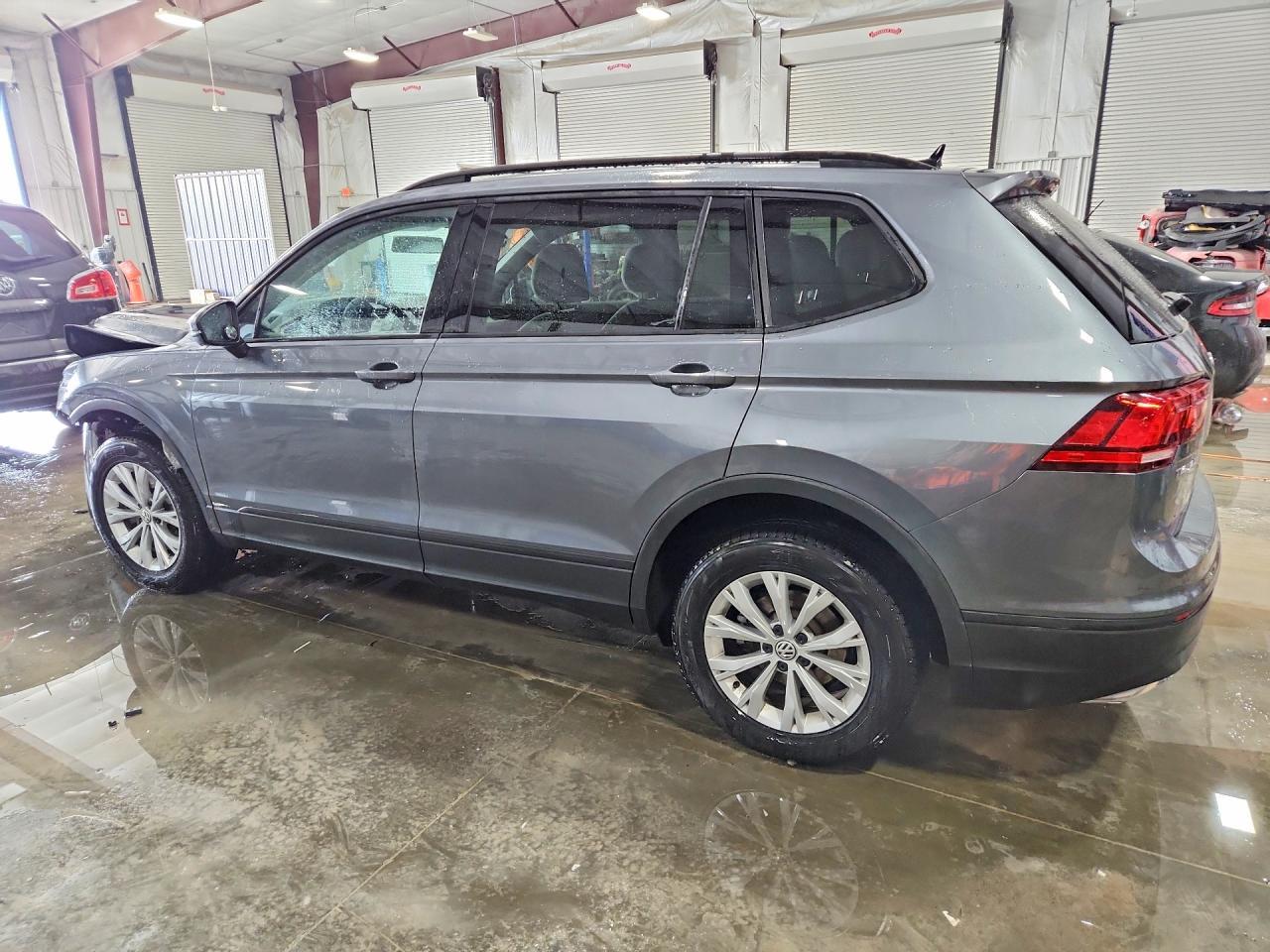 2020 Volkswagen Tiguan S - zdjęcie 2