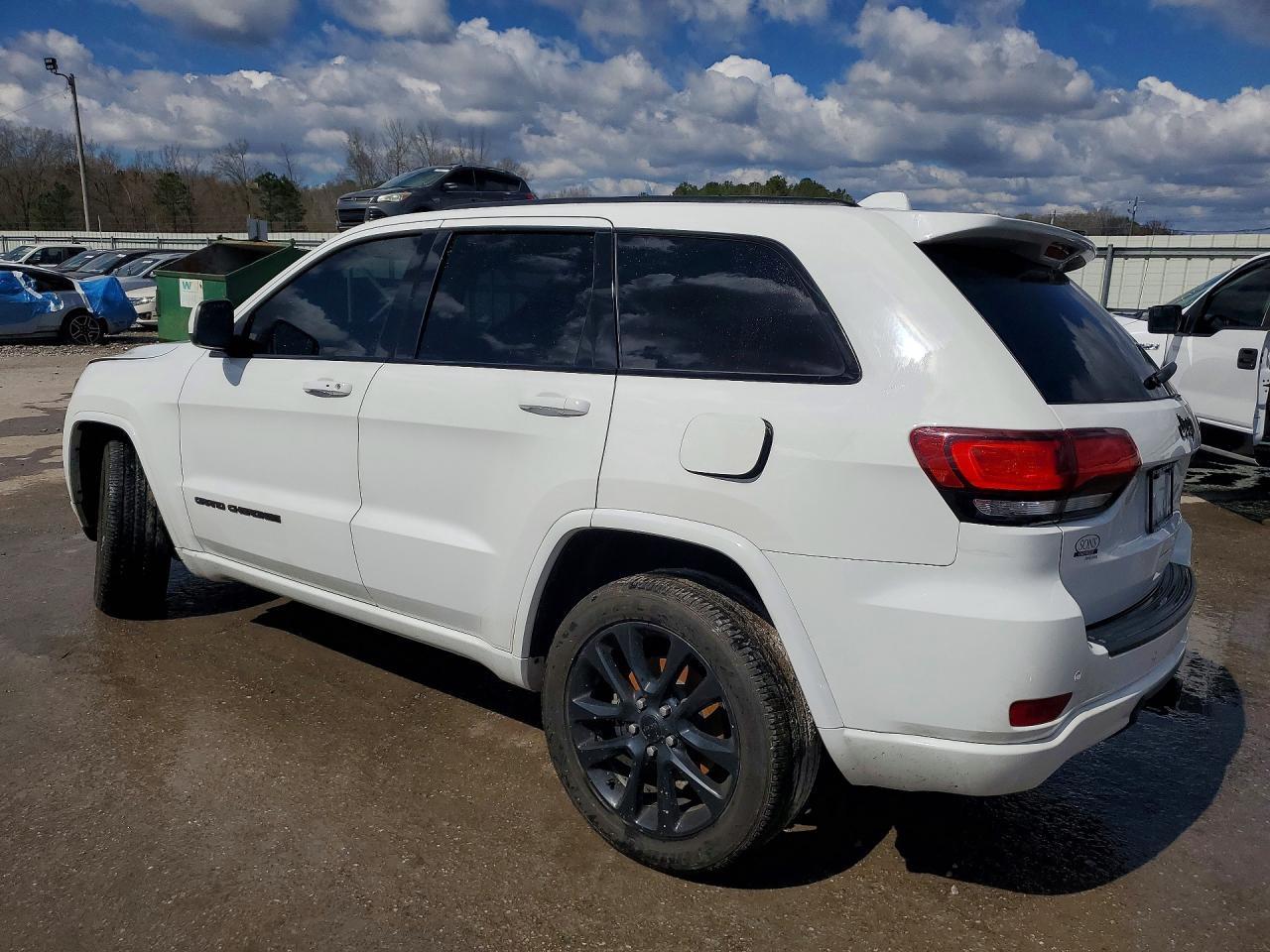 2020 Jeep Grand Cherokee Laredo - zdjęcie 2