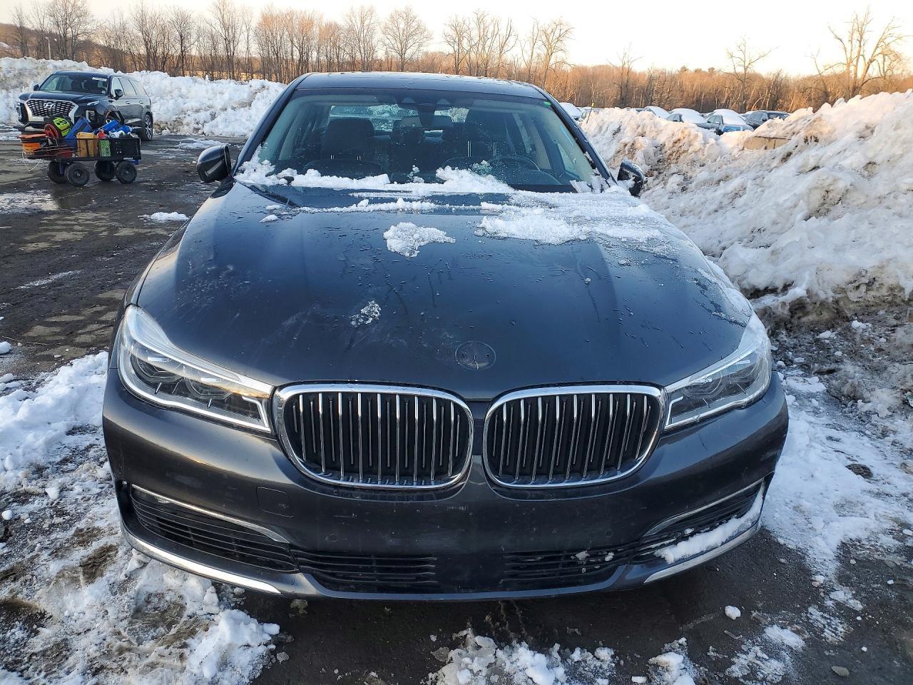 2018 BMW 750 Xi - zdjęcie 5