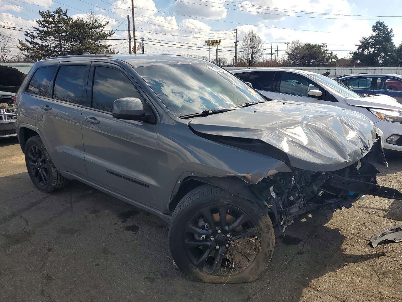 2021 Jeep Grand Cherokee Laredo - zdjęcie 4