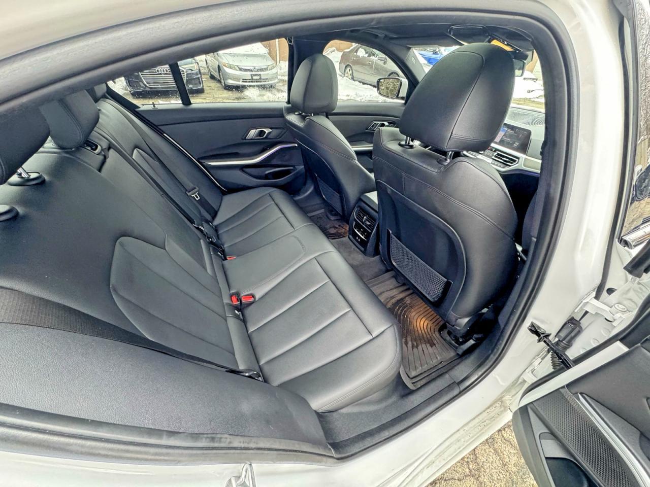 2021 BMW 330Xi White - zdjęcie 6