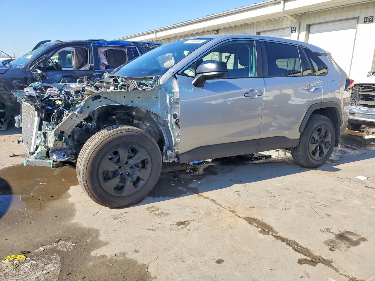 2025 Toyota Rav4 Le - zdjęcie główne