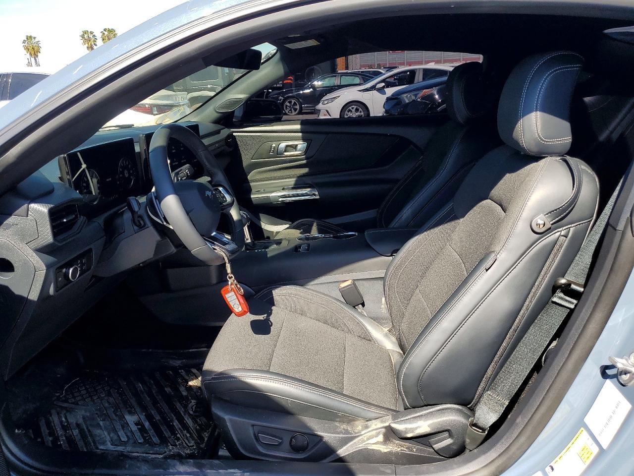 2025 Ford Mustang Gt - zdjęcie 7