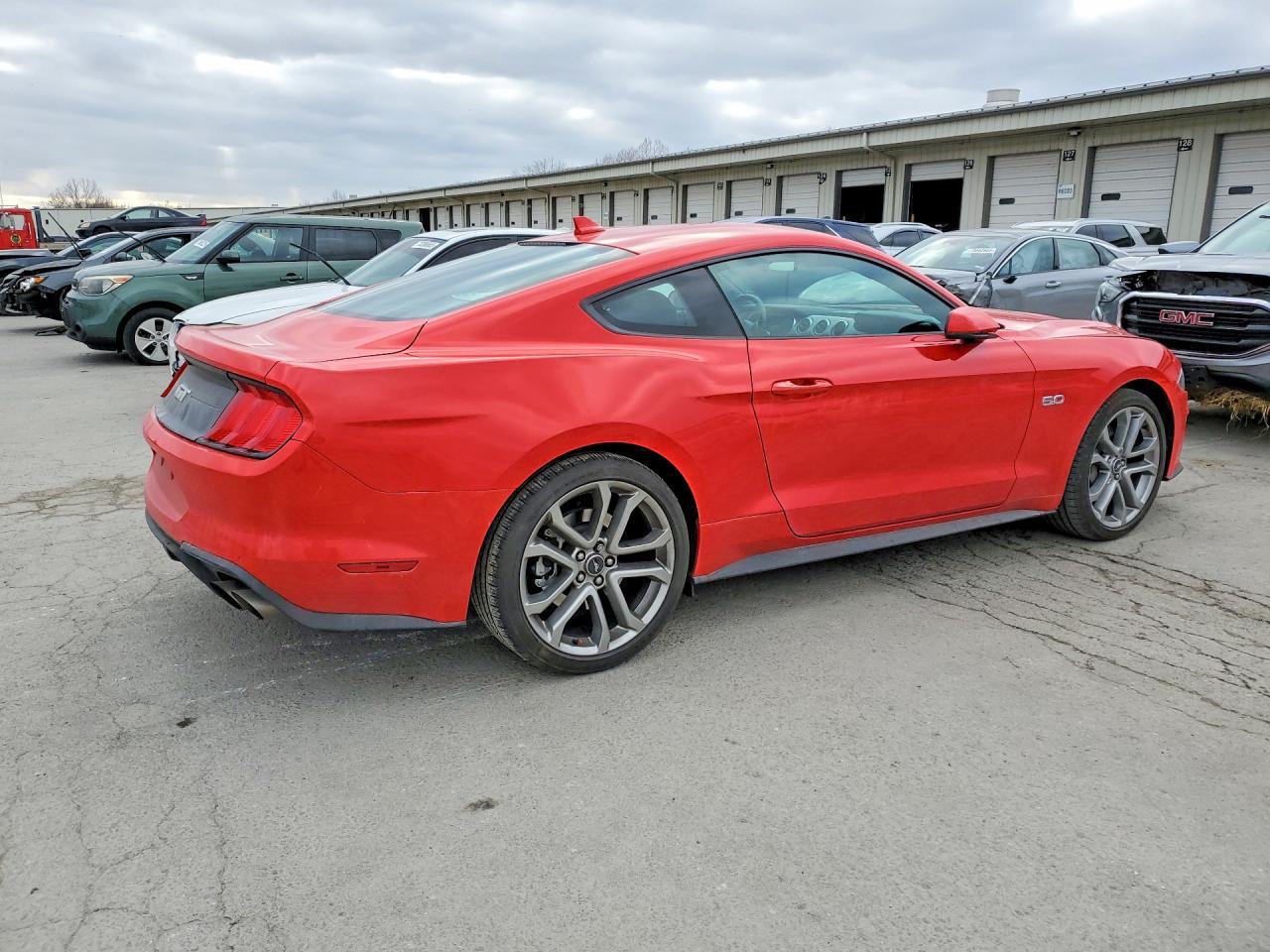 2021 Ford Mustang Gt - zdjęcie 3