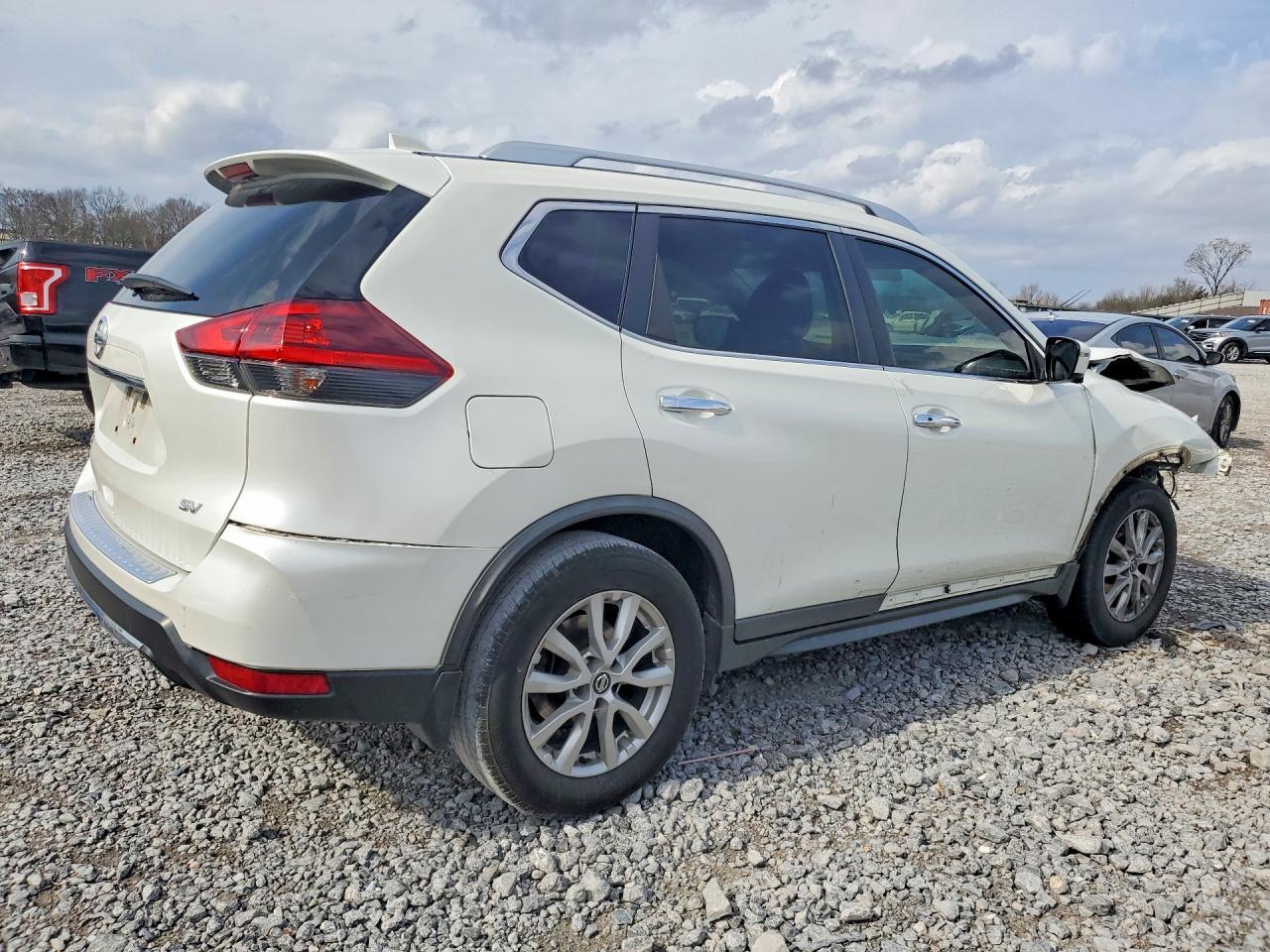 2018 Nissan Rogue Sv - zdjęcie 3