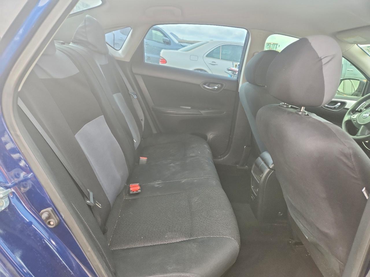 2019 Nissan Sentra S - zdjęcie 10