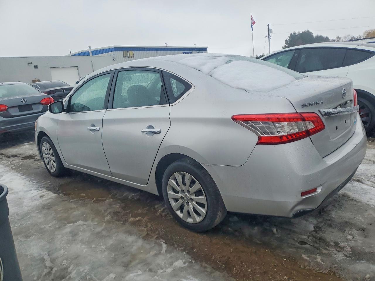 2014 Nissan Sentra S - zdjęcie 2