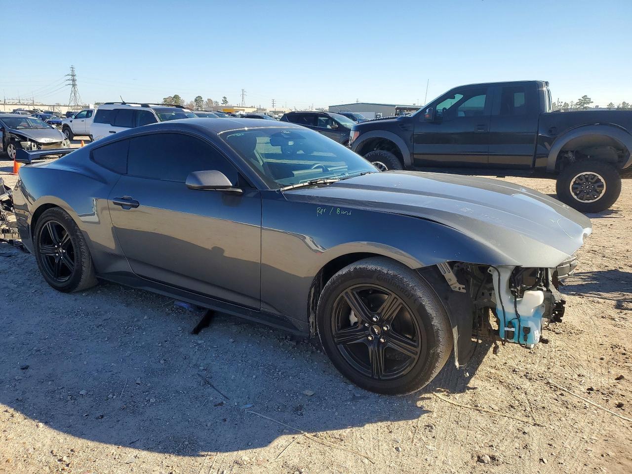 2025 Ford Mustang - zdjęcie 4