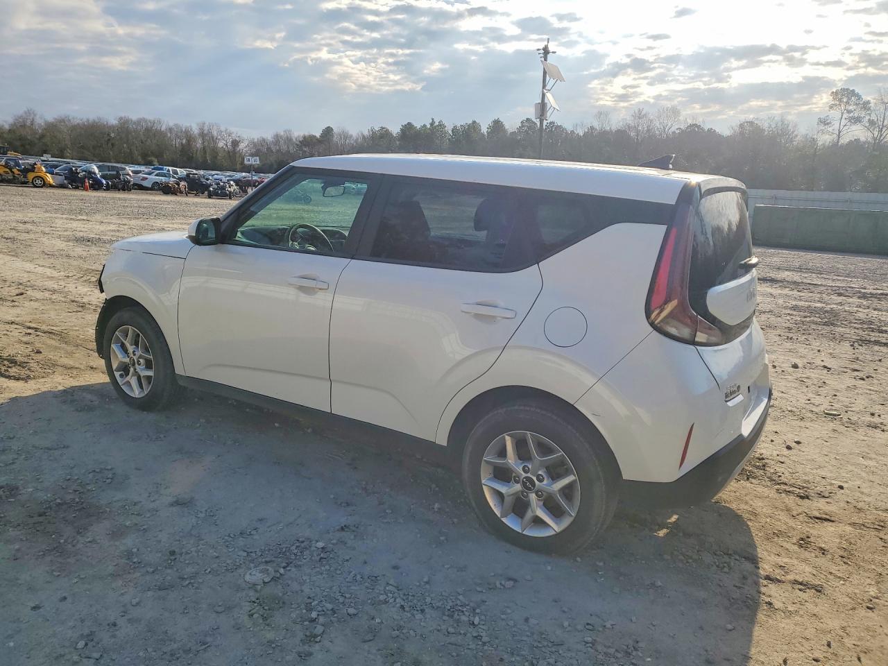 2023 Kia Soul Lx - zdjęcie 2