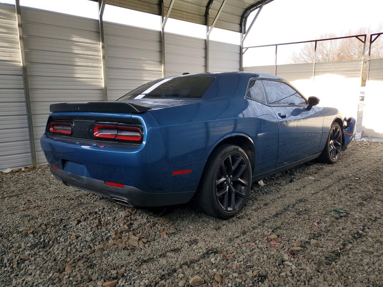 2022 Dodge Challenger Sxt - zdjęcie 3