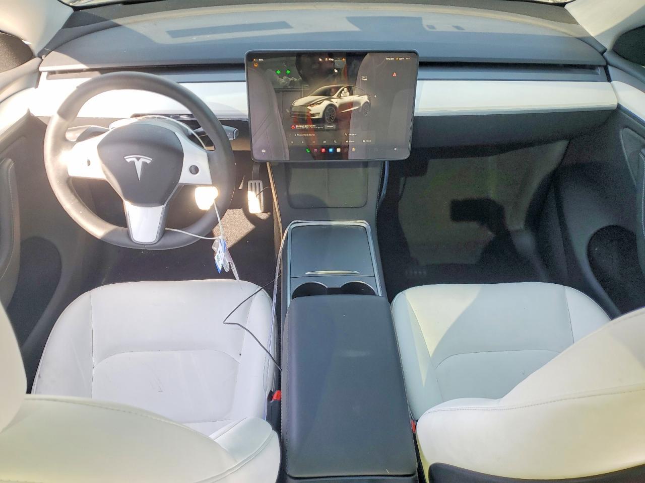 2025 Tesla Model Y - zdjęcie 8