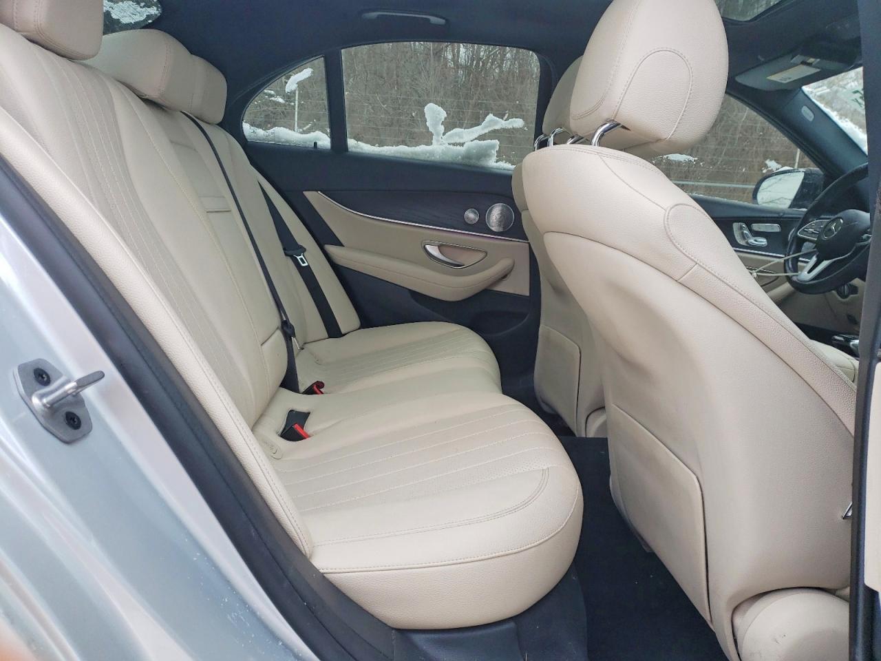 2019 Mercedes-Benz E 300 4Matic - zdjęcie 10