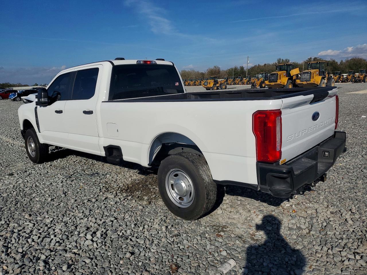 2024 Ford F250 Super Duty - zdjęcie 2