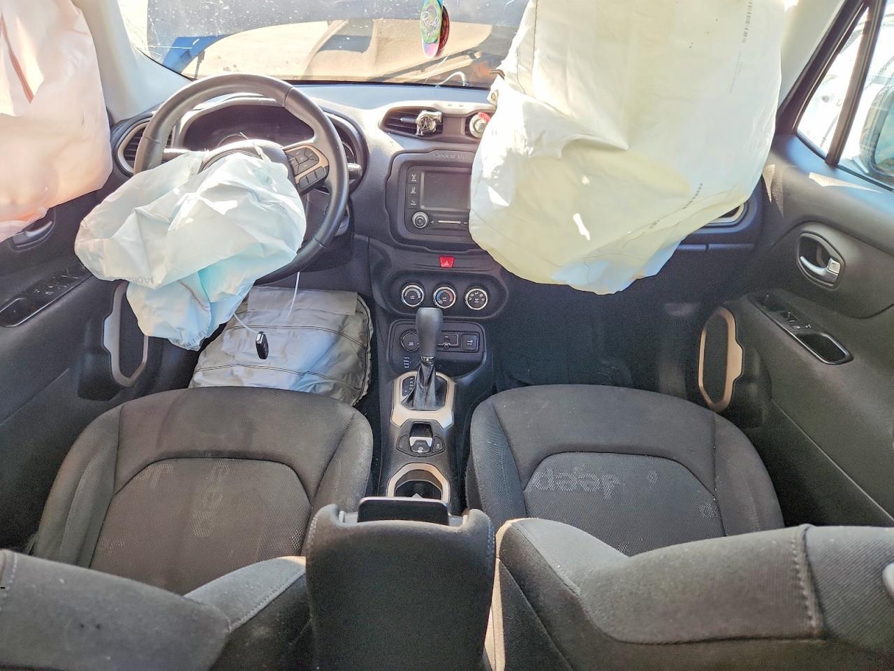 2017 Jeep Renegade Latitude - zdjęcie 8