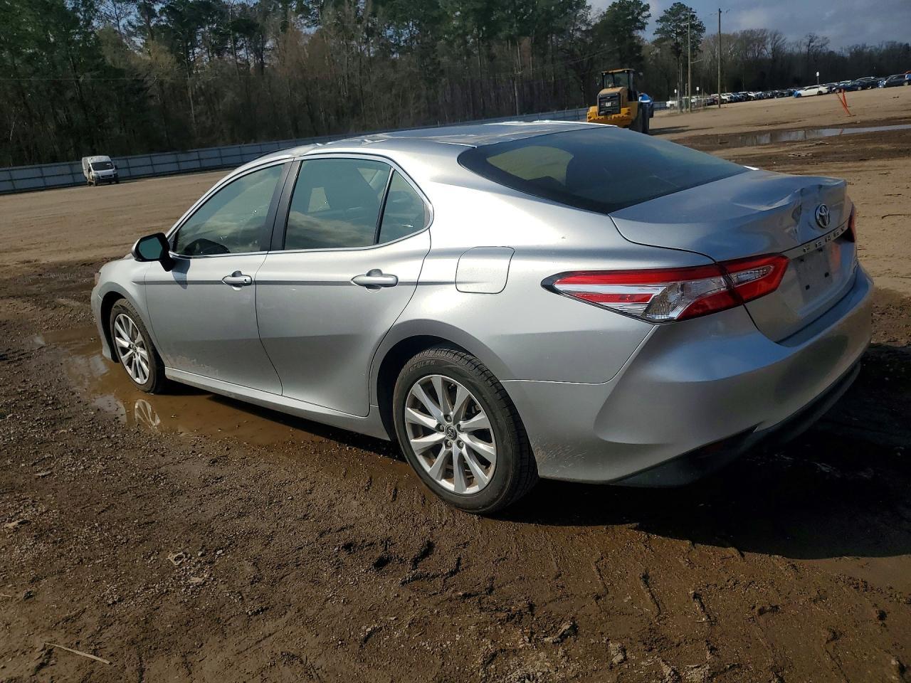 2018 Toyota Camry L - zdjęcie 2