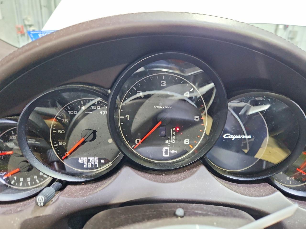 2014 Porsche Cayenne - zdjęcie 9