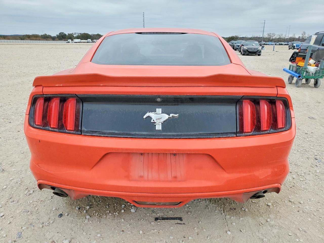 2016 Ford Mustang - zdjęcie 6