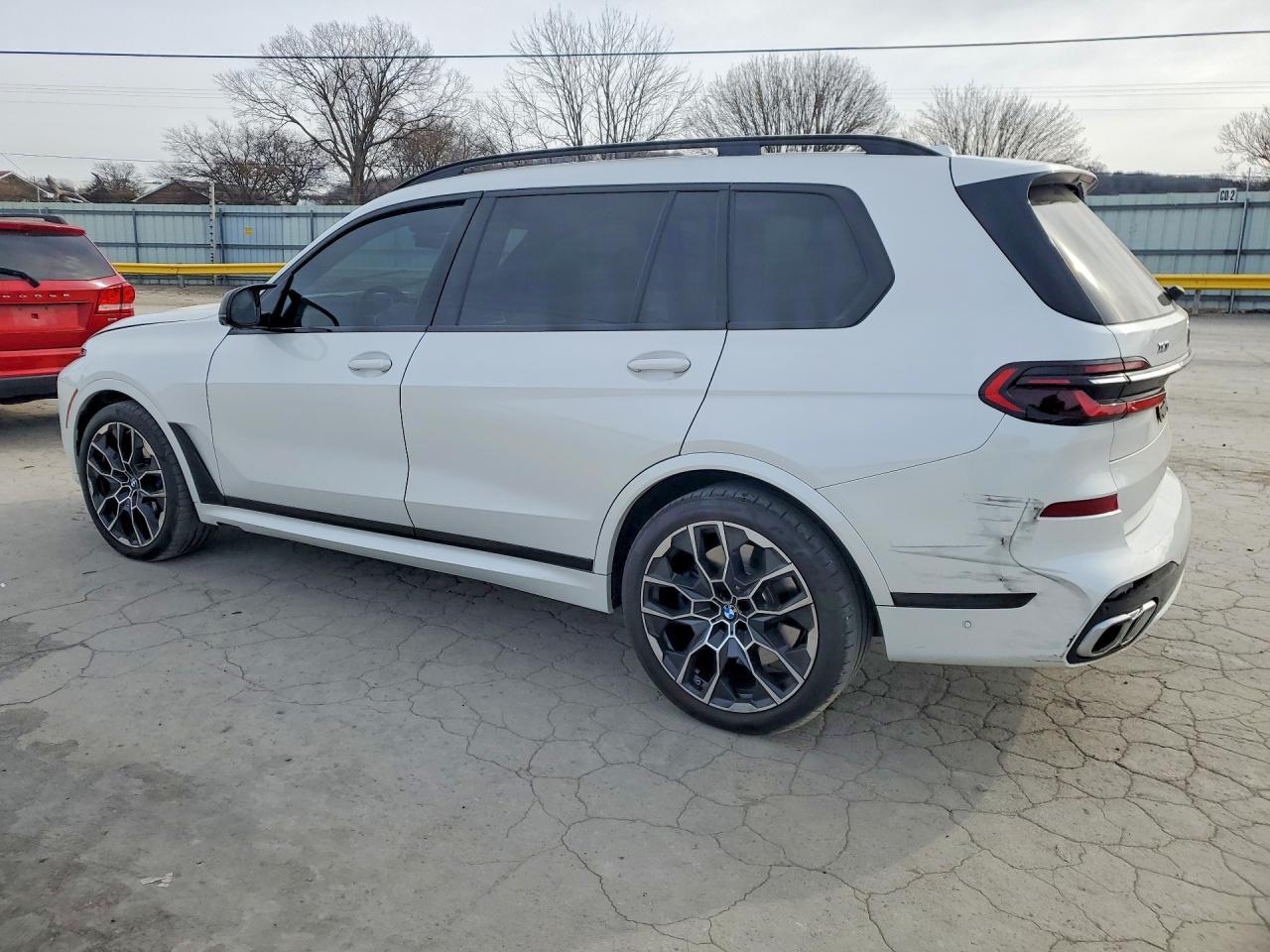 2025 BMW X7 M60I - zdjęcie 2