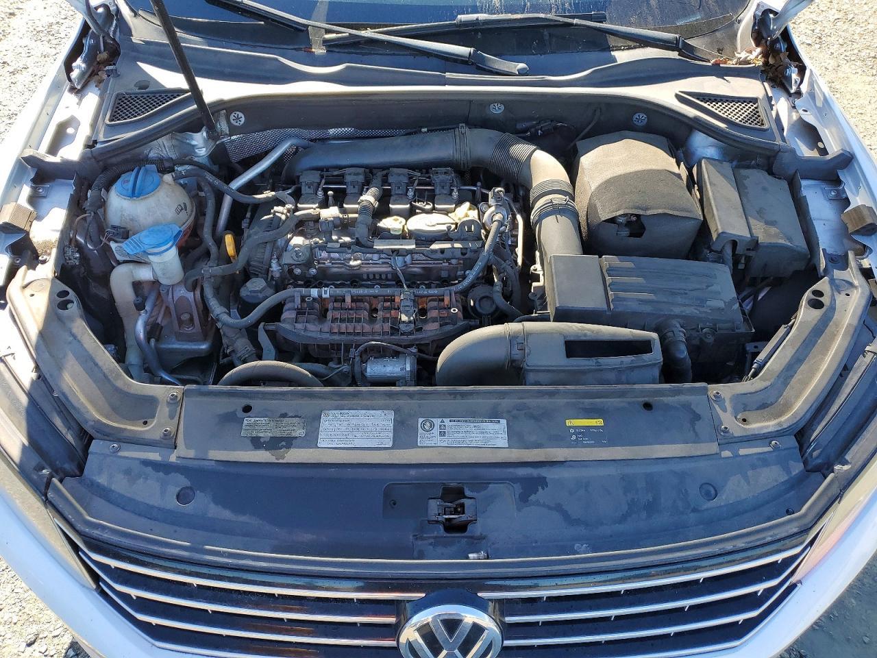 2016 Volkswagen Passat S - zdjęcie 11