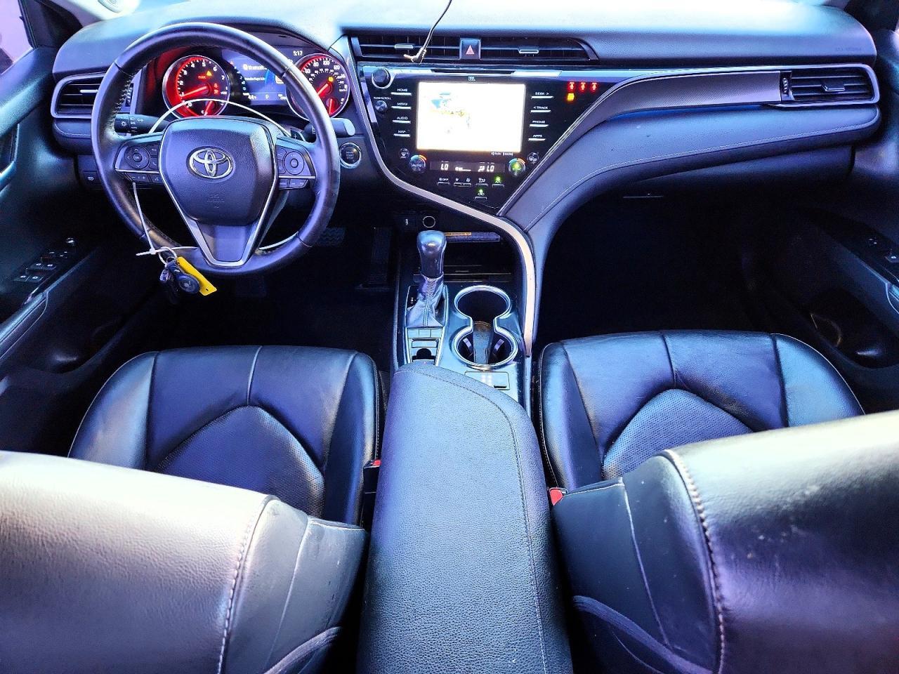 2019 Toyota Camry Xse - zdjęcie 8