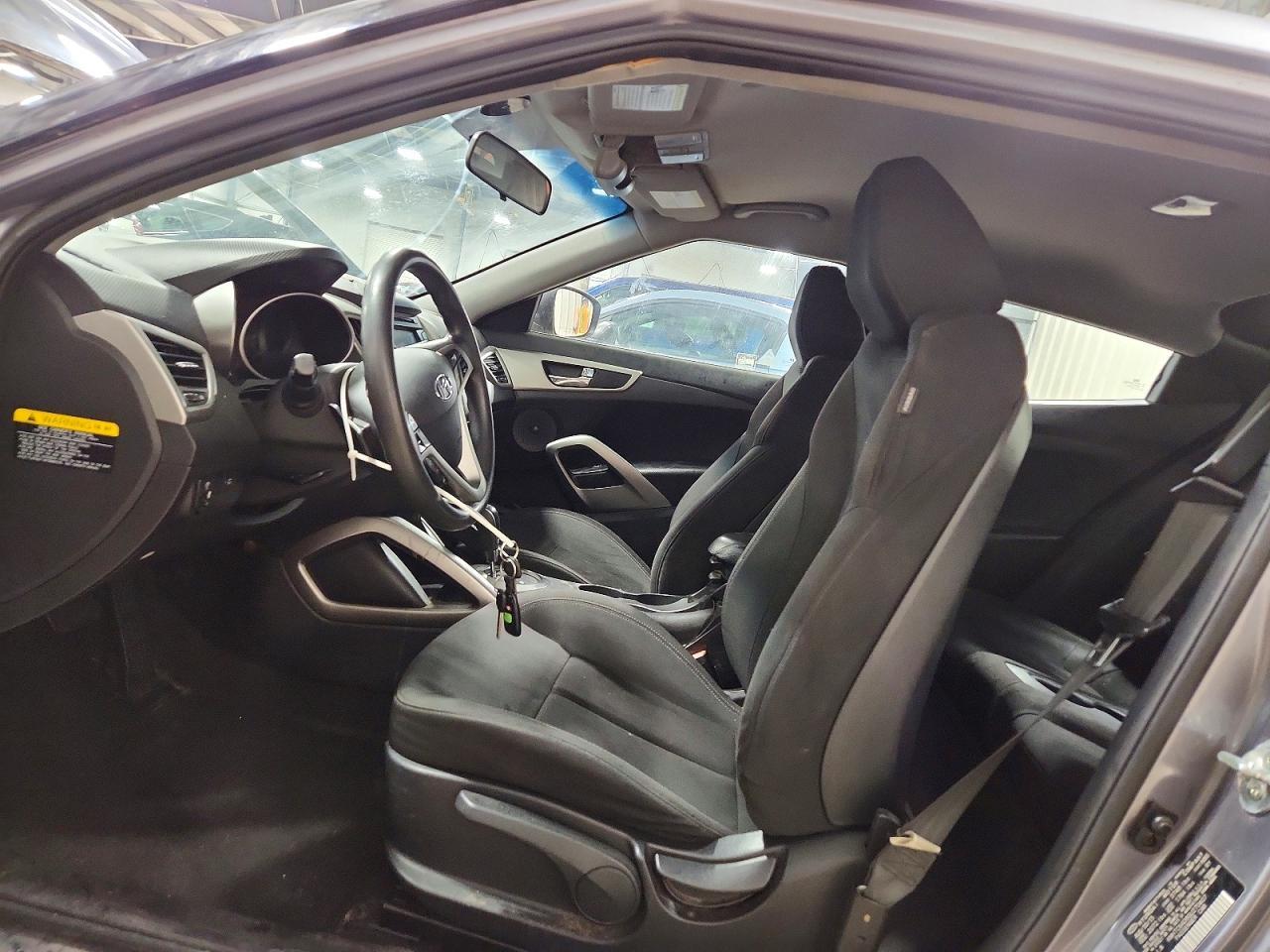 2016 Hyundai Veloster Base - zdjęcie 7