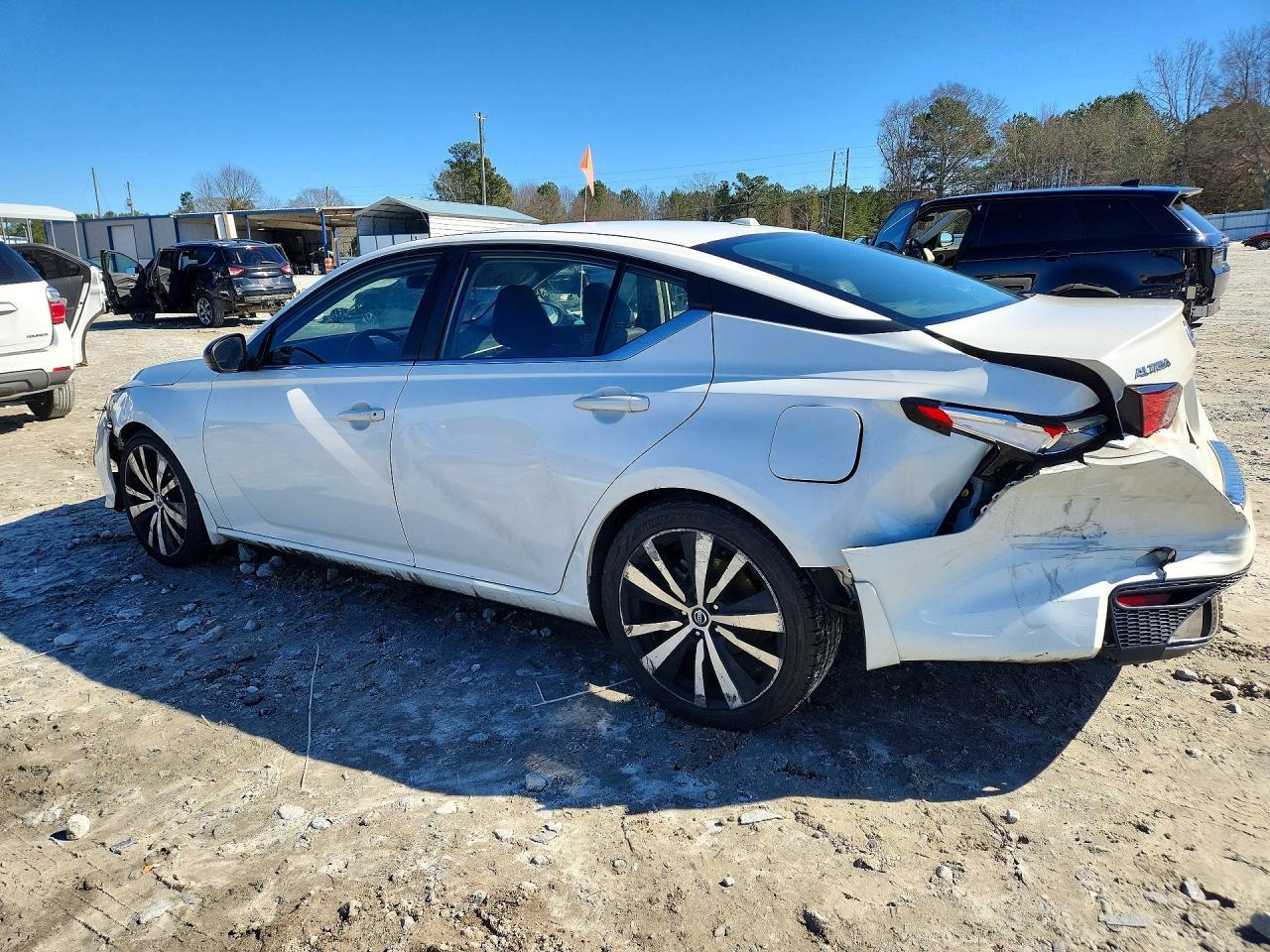 2019 Nissan Altima Sr - zdjęcie 2