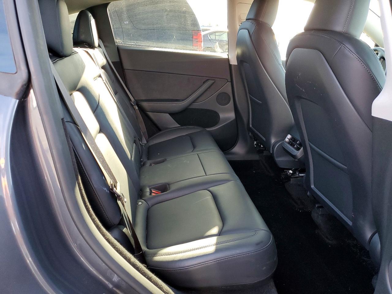 2023 Tesla Model Y - zdjęcie 10