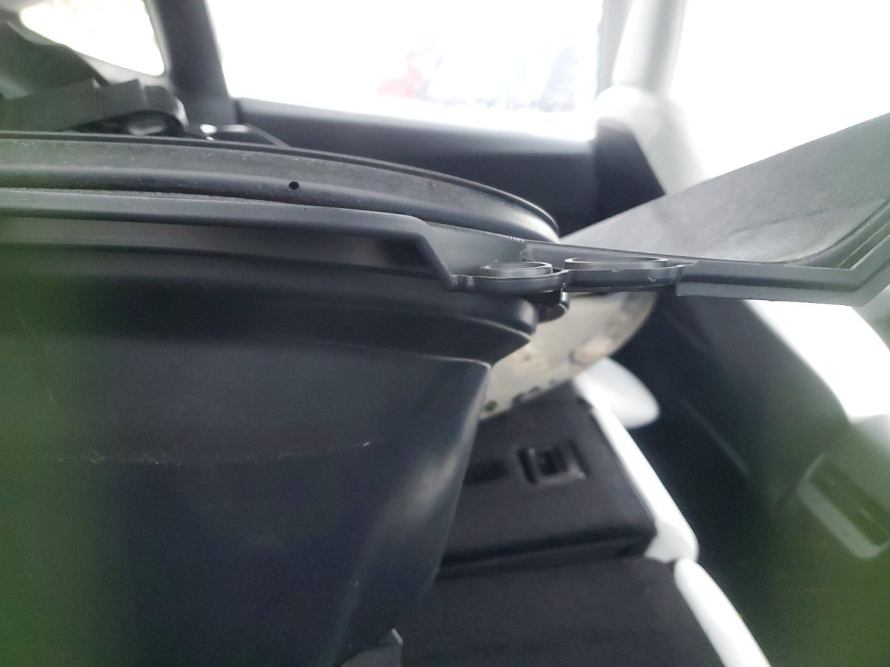 2024 Tesla Model Y - zdjęcie 10