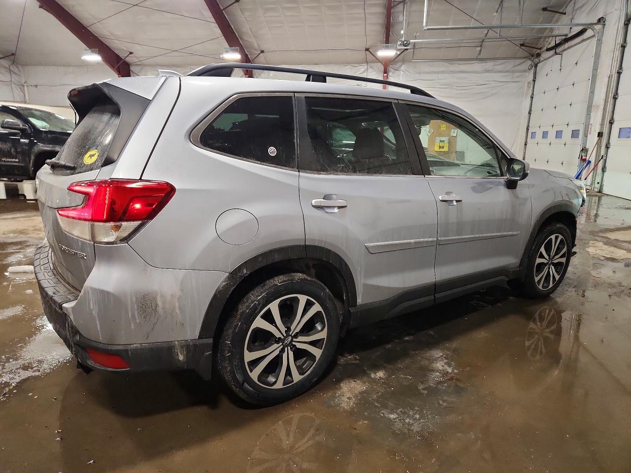 2021 Subaru Forester Limited - zdjęcie 3