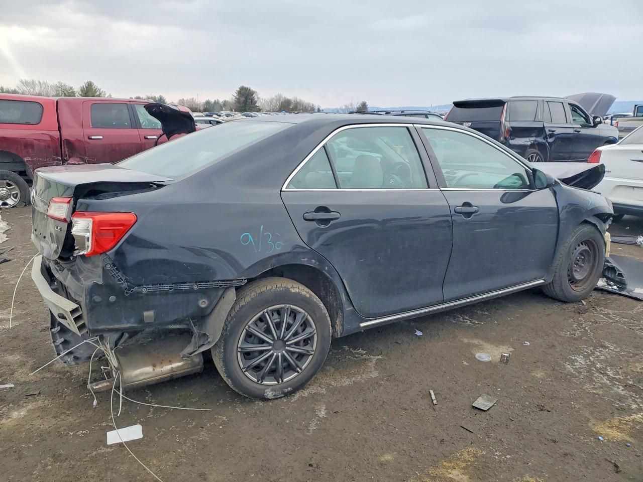 2013 Toyota Camry L - zdjęcie 3