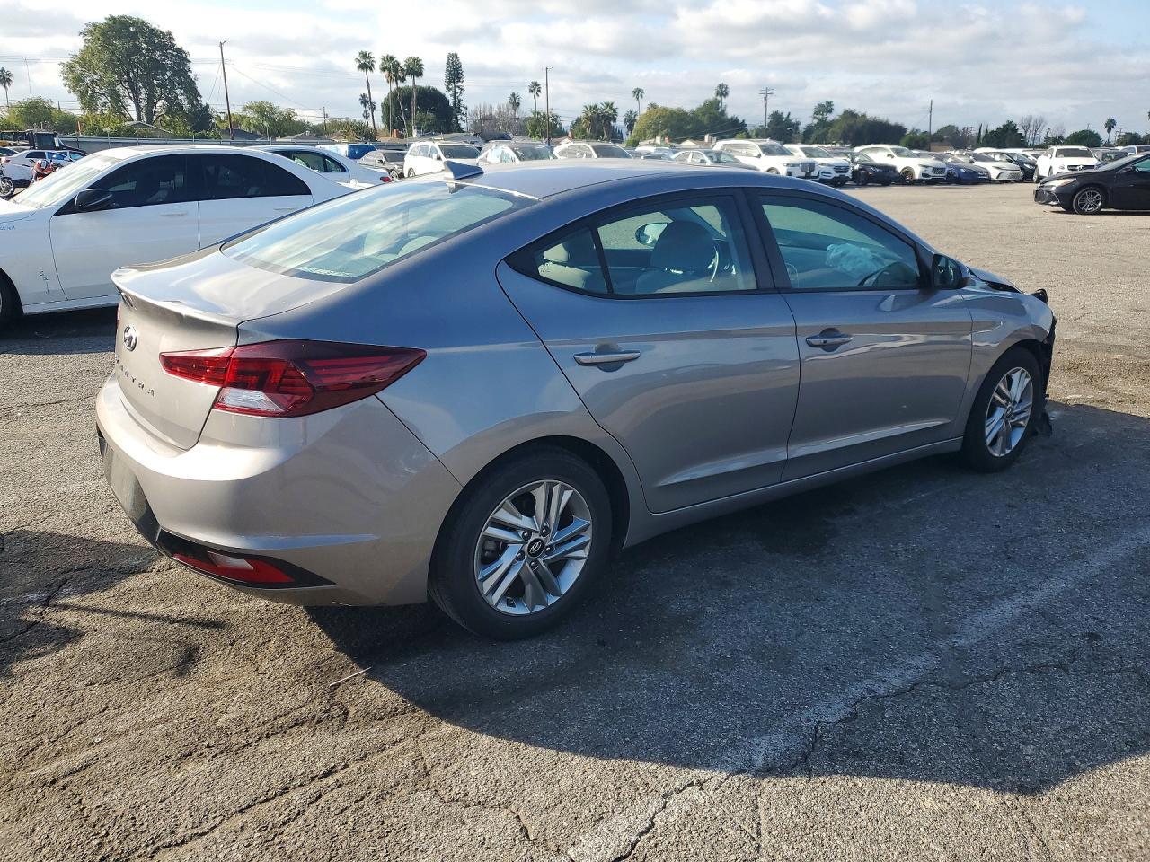 2020 Hyundai Elantra Sel - zdjęcie 3