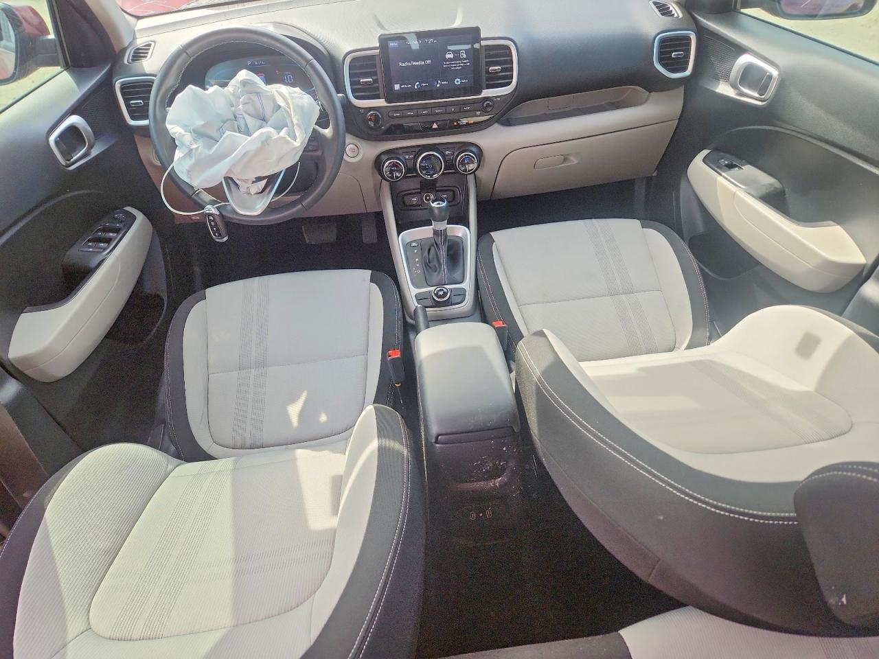 2024 Hyundai Venue Sel - zdjęcie 8