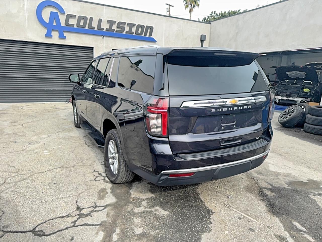 2024 Chevrolet Suburban K1500 Lt - zdjęcie 3