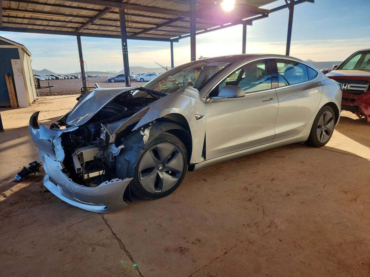 2018 Tesla Model 3 - zdjęcie główne