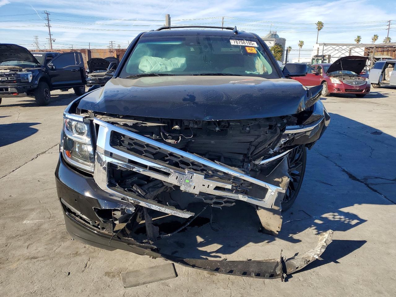 2019 Chevrolet Suburban C1500 Lt - zdjęcie 5