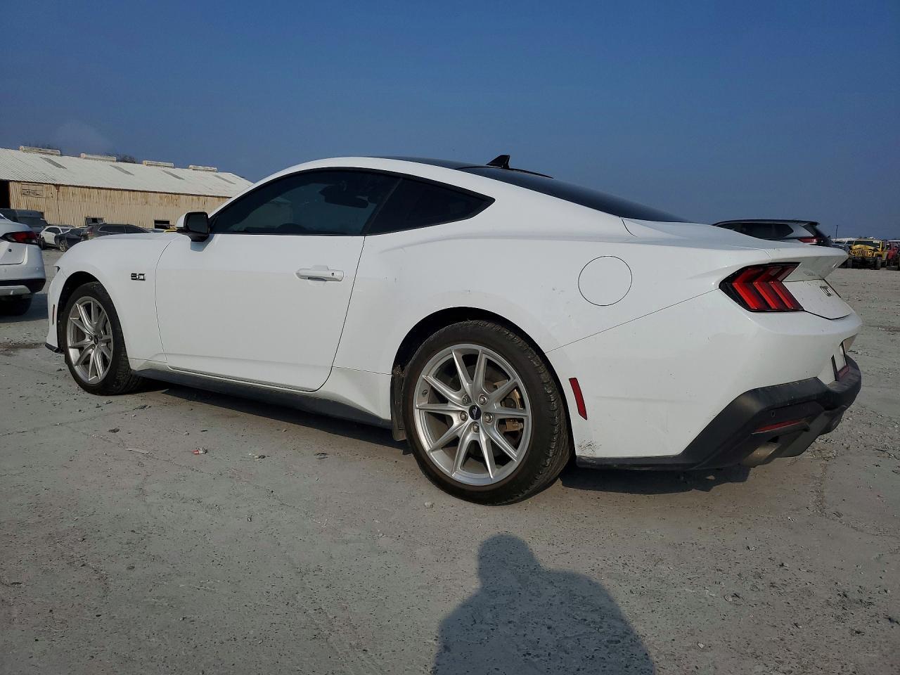 2024 Ford Mustang Gt - zdjęcie 2