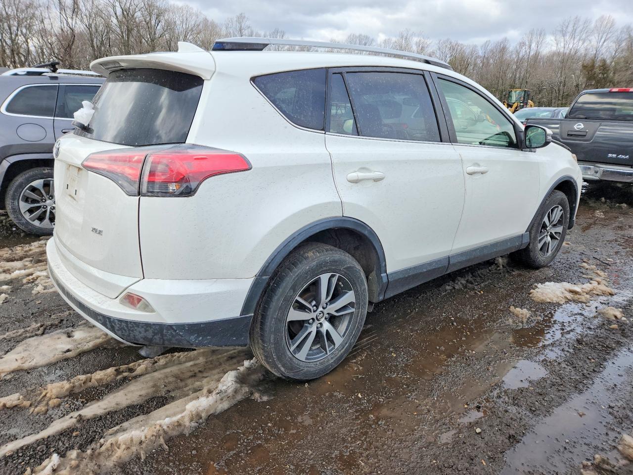2016 Toyota Rav4 Xle - zdjęcie 3