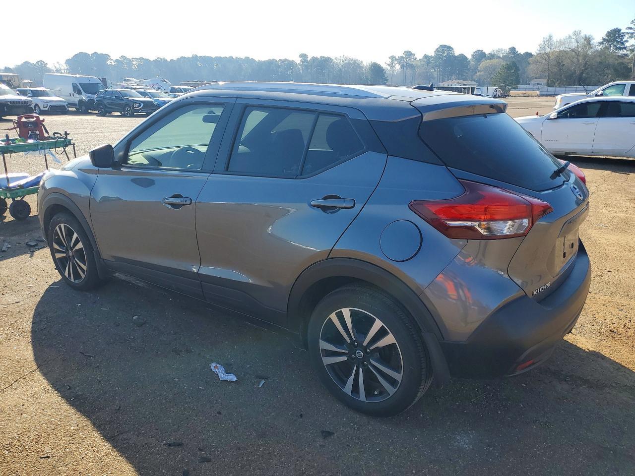 2019 Niss Kicks Sv - zdjęcie 2