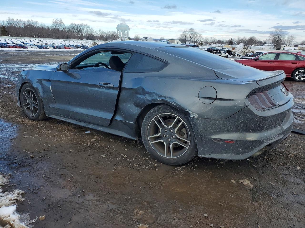 2019 Ford Mustang - zdjęcie 2